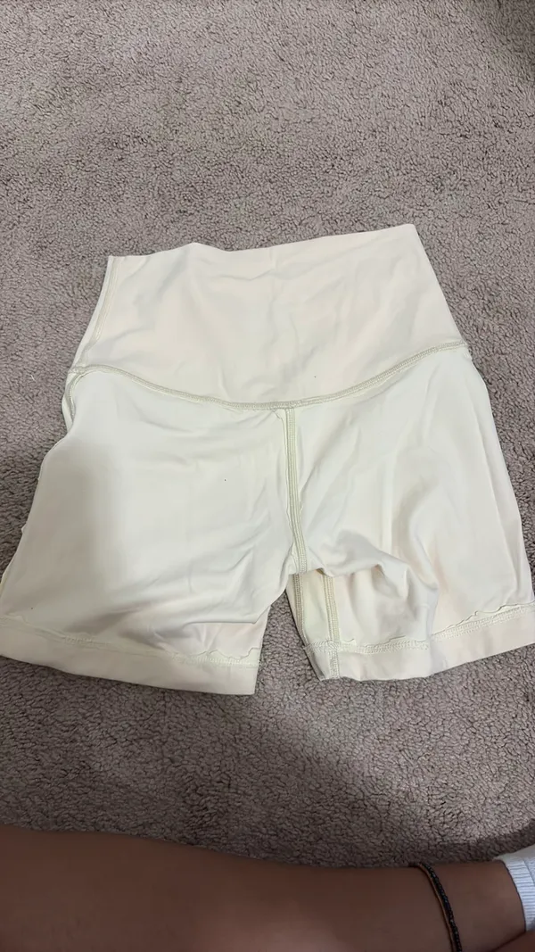 Lululemon Align Shorts 6" - Image 4