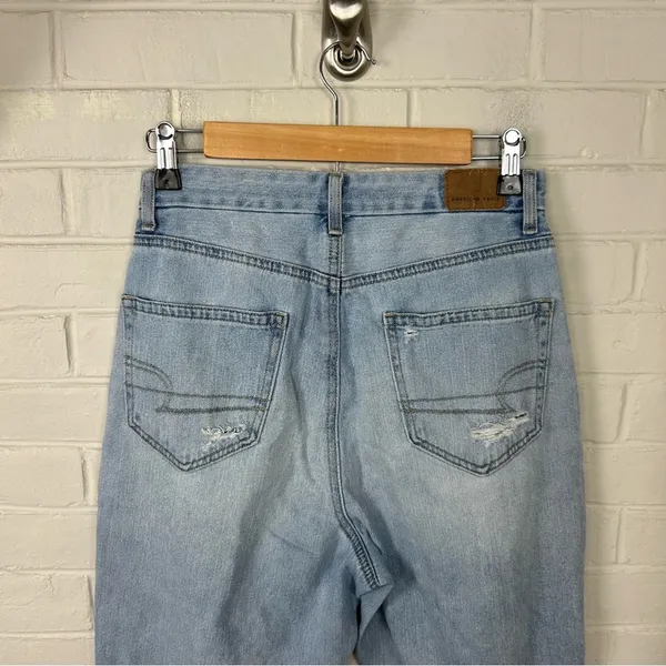 American Eagle Light Wash Distressed Curvy Mom Jean Size 4 - Image 11