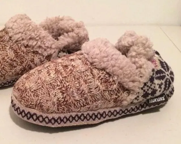 Muk Luks Slippers, Size 9/10 Purple - Image 4