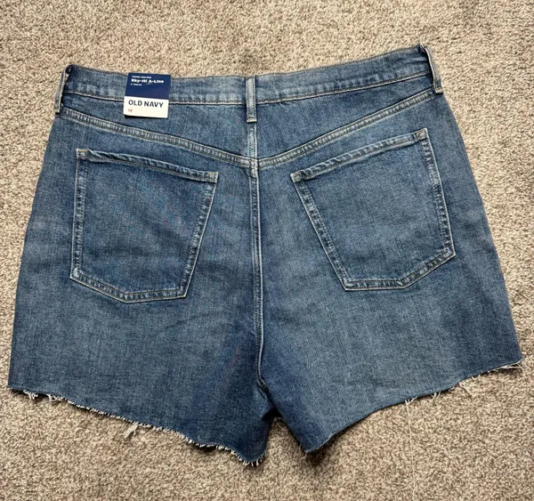Old Navy Higher High-Rise Shorts - Image 3