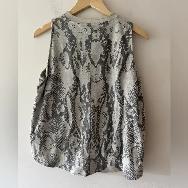 AKEMI + KIN Anthropologie Marietta‎ Cocoon Top Shirt Blouse Gray Snake Skin - Image 4