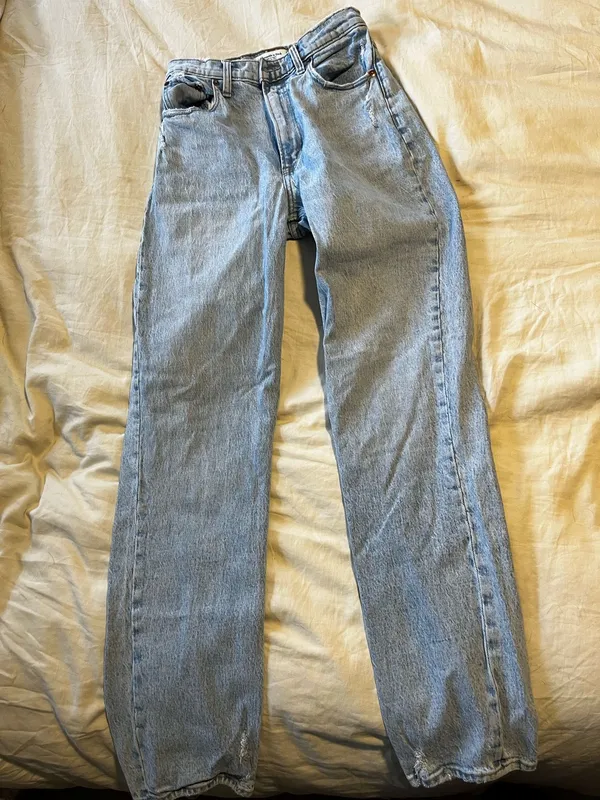 Abercrombie Curve Love 90s Ultra High-Rise Straight Jeans - Image 2