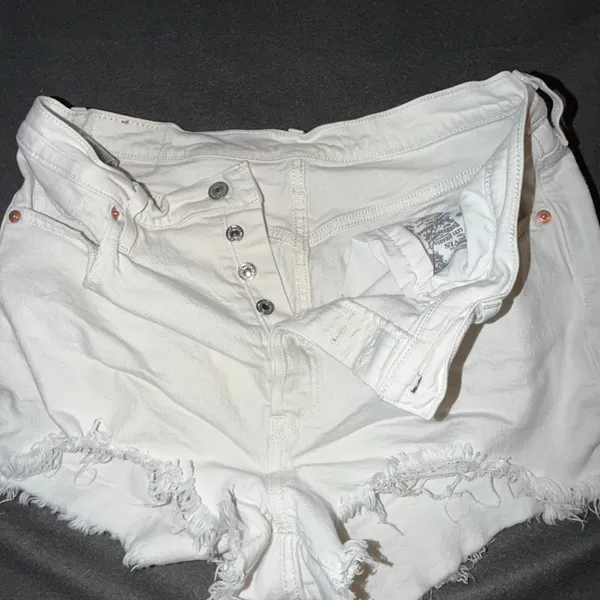Levis 501 Original White Denim Cut Off Shorts High Rise Button Fly Women 33 - Image 2