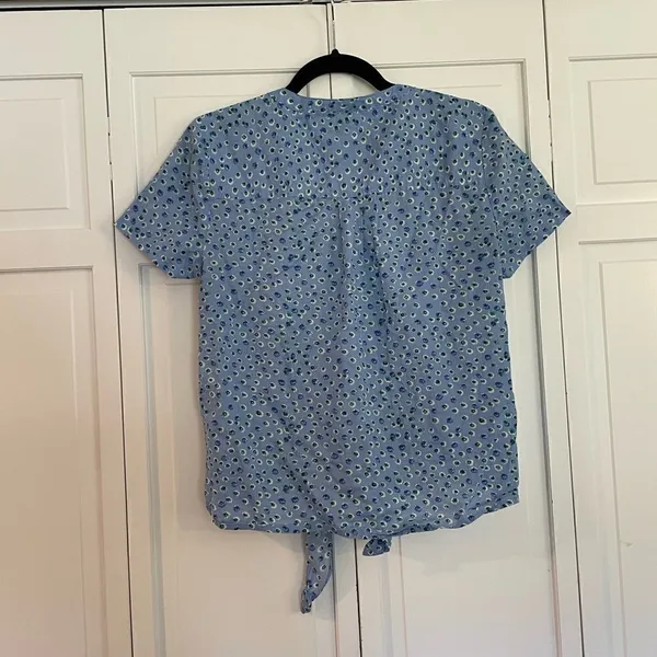 J.crew blue floral cropped button down size small - Image 9
