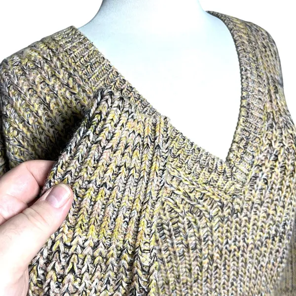 ANTHROPOLOGIE PILCRO Women’s Marika Vneck Marled Pullover Sweater - Image 2