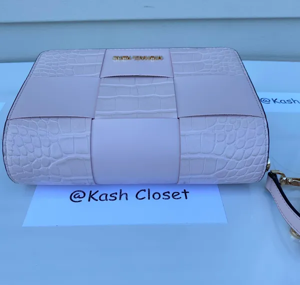 Mk Mercer Sm Clutch Crossbody - Image 3