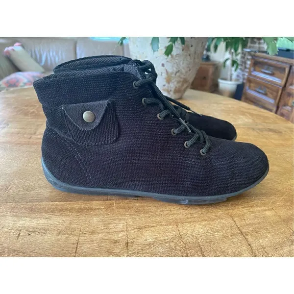 NWOT Vintage Y2K Women's Andrea Black Corduroy Ankle Boots Size 8,5 - Image 3