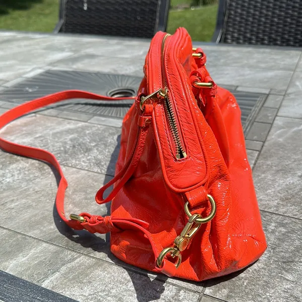 Mark Jacobs ORANGE PATENT LEATHER detachable cross body - Image 6