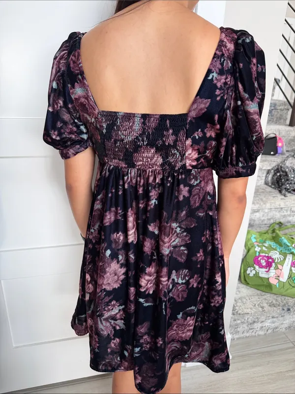 Urban Outfitters Black Floral Square-Neck Puff Sleeve Dress size Medium - Image 2