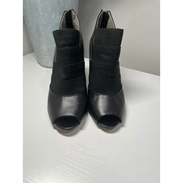 Adrienne Vittadini Black Leather Peep Toe Stiletto Booties Heels Size‎ 6M - Image 4