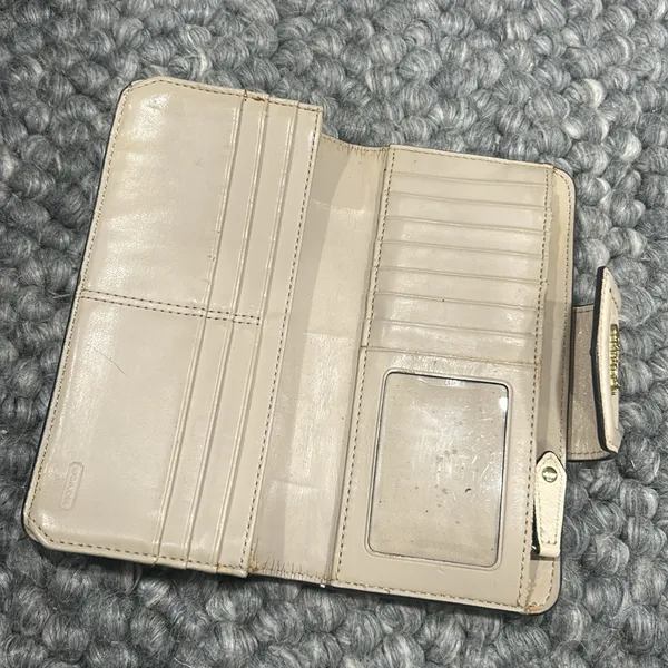 Coach Genuine Leather Creme Full‎ Size Wallet - Image 4