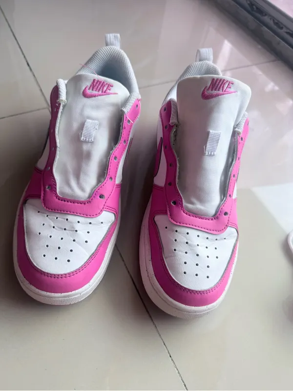 Nike Kids White and Pink Low-Top Sneakers - Image 7