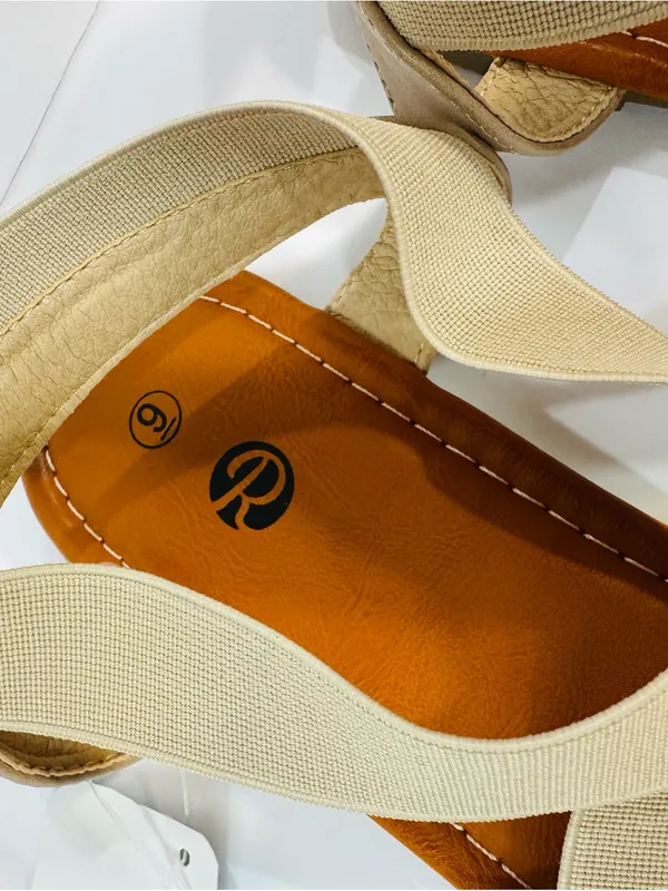 Neutral Crisscross Elastic Sandals for Women - Image 4
