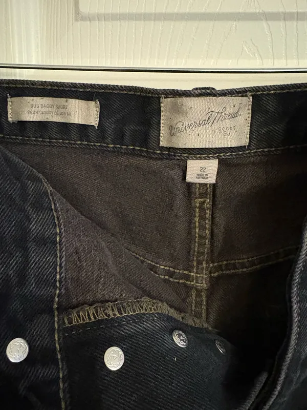 Universal Threads Denim Shorts Mid-Rise - Image 2