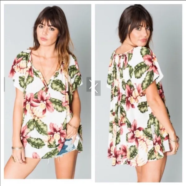 Show me‎ your Mumu flowy Hawaiian blouse size small - Image 2