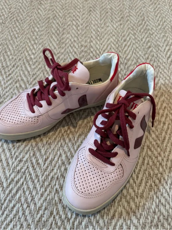 Veja Pink Modetrotter V10 Leather Lady First Low-Top Sneakers | Size 7 - Image 9