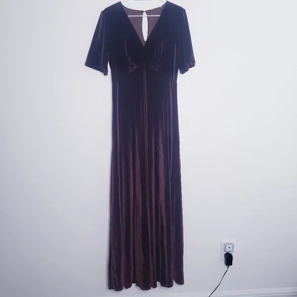 Baltic Born Vivian Velvet Maxi Dress Short Sleeve New Without TagsV-Neckline - Image 3