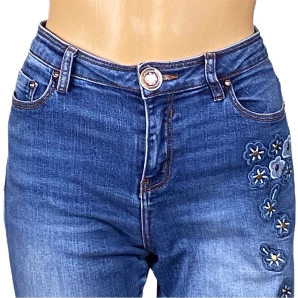 DESIGUAL EXOTIC Celana jeans- Pakaian Jadi Wanita- floral appliqué Size 30 EUC - Image 4