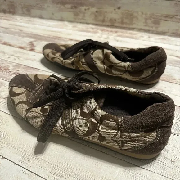 Coach Lace Up Sneaker Women’s Size 8 Brown and Tan C Logo - Image 2