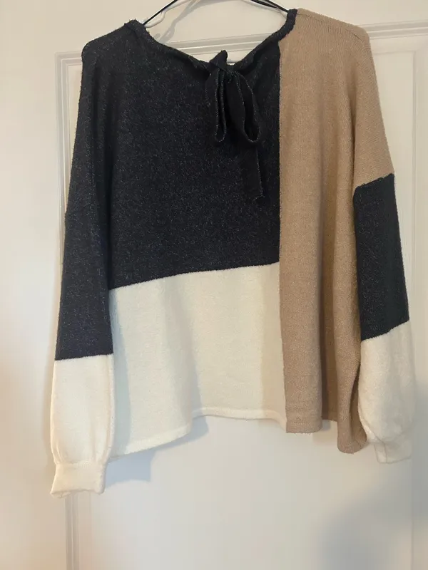 Block long sleeve sweater Multiple Size M/L - Image 2