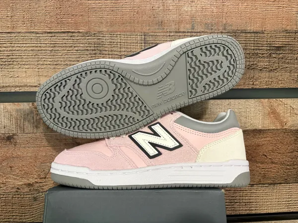 Pink and white New Balance - Image 3