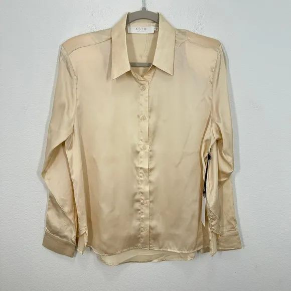 ASTR THE LABEL Cream Silk Satin Button Down Shirt Blouse Shoulder Pad Top XS NWT - Image 3