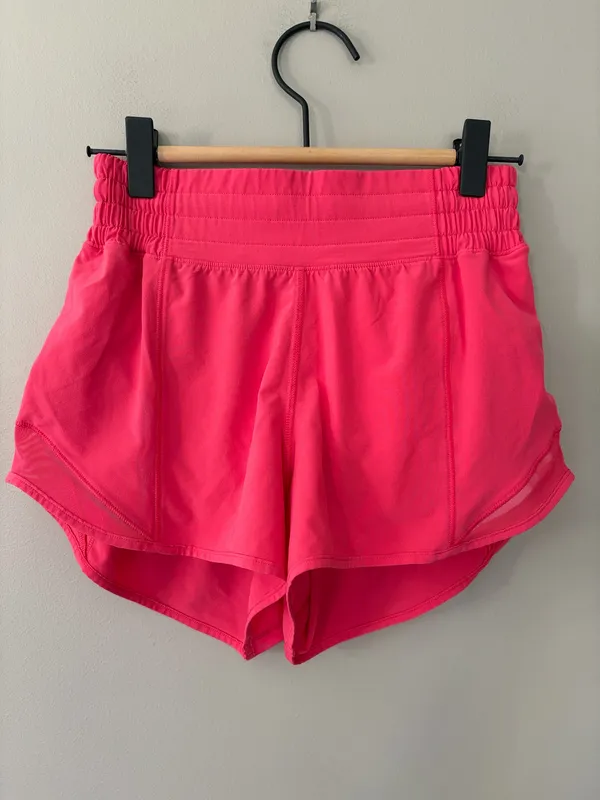 Lululemon Hotty Hot Short High Rise 2.5” Size 2 Lipgloss Pink - Image 2