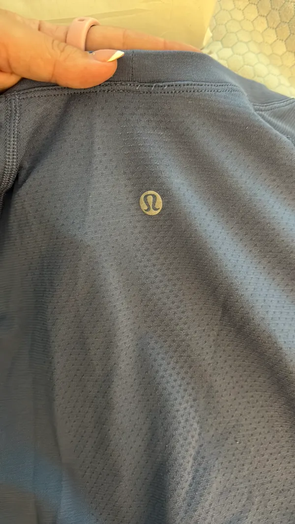 Lululemon Swiftly Tech Long Sleeve Race Length - Image 3