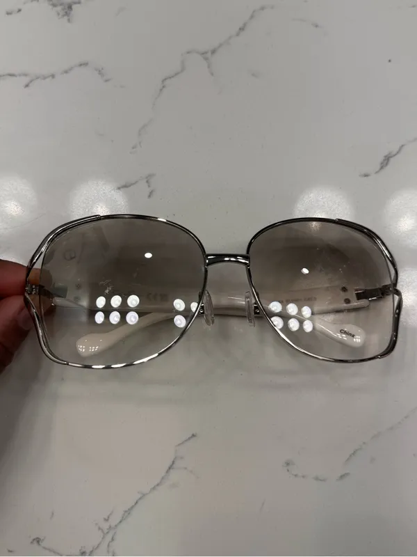 Jessica Simpson Retro Style Tinted Sunglasses - Image 7