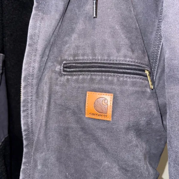 vintage 2000's faded black/ charcoal grey carhartt hooded jacket J141. Size S - Image 3