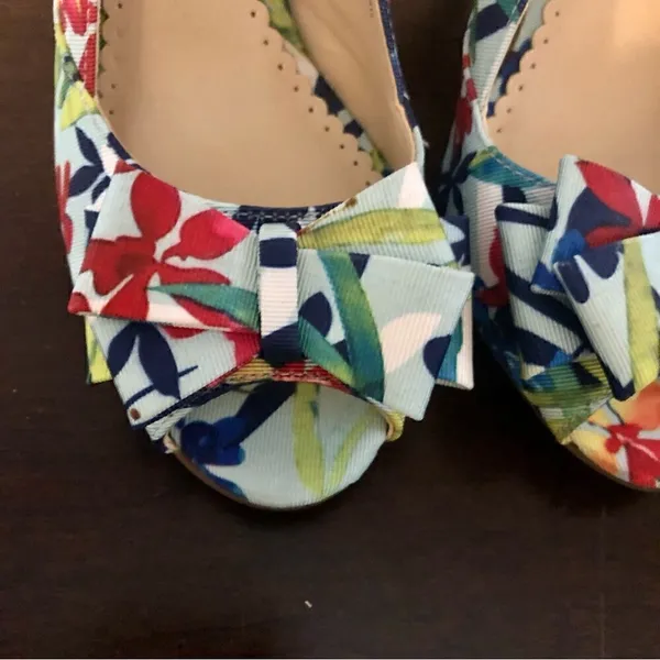 Kelly & Katie Floral Heels Open Toe with Bow Size 6 - Image 4