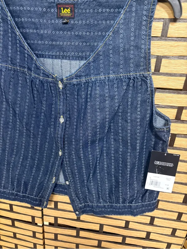 Lee Denim vest size large - Image 3