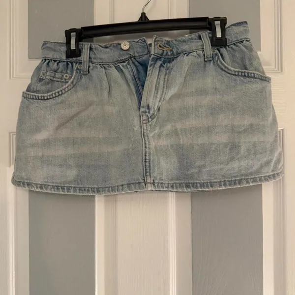 Free People ( We The Free) Denim Skort . Perfect for any occasion. NWOT, size 25 - Image 2
