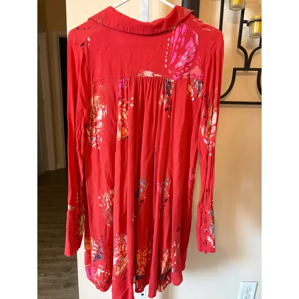 Free People Red Butterfly Print V-Neck High Low Tunic Top Small - Image 6