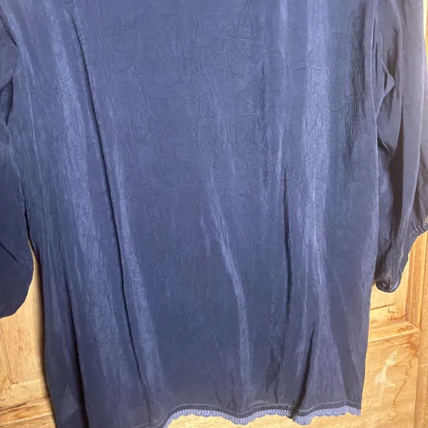 Johnny was Women's Navy Blue Embroidered Top size M - Image 6