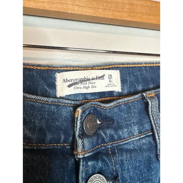 Abercrombie & Fitch Ultra High Rise Kick Flare jeans - Image 4