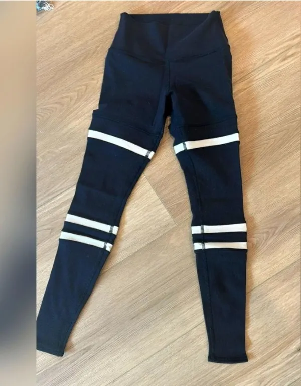 Alo Yoga High-Waist Legit Legging In Black Zize XS - Image 4