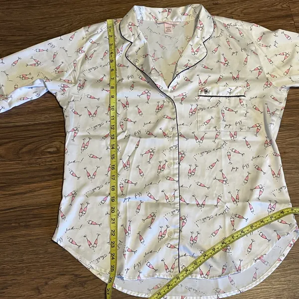 Victoria’s Secret Satin Feel Champagne Print Pajama Top Medium White Pink Black - Image 15