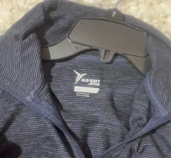 Old Navy Active Fitted Zip-Up Jacket - Image 3