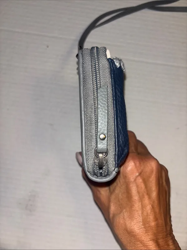 The Sak Iris Smartphone Crossbody Blue And Gray Leather Outside Adjustable Strap - Image 4