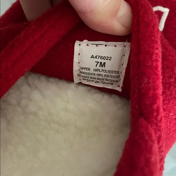Women’s Life Is Good house slippers red fleece “Peace Love Dogs” new size 7 NEW - Image 5