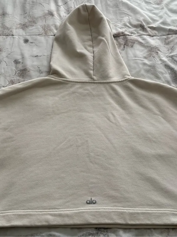 ALO Yoga Air Land Ocean Cream Short-Sleeve Cropped Hoodie sweatshirt, size M - Image 11