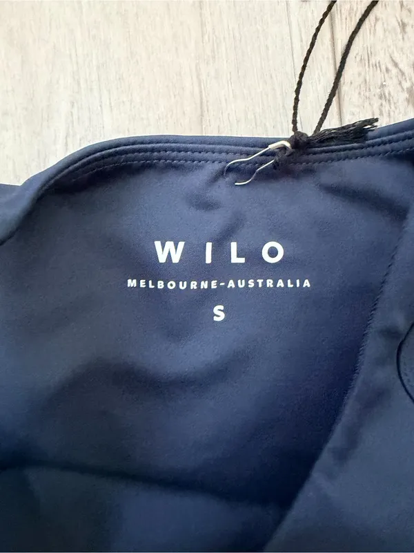 NWT WILO the Label Athletic Preppy Navy Marigold Contour High Neck Bra -small - Image 4