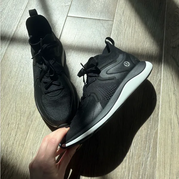 Lululemon Chargefeel 2 Shoes Mid Workout - Image 2