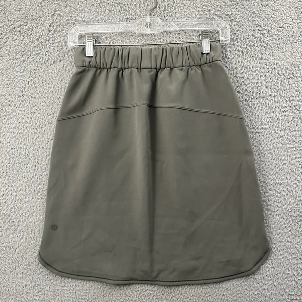 Lululemon On The Fly Skirt Woven Grey Sage Green‎ Travel Business Casual Women 4 - Image 2