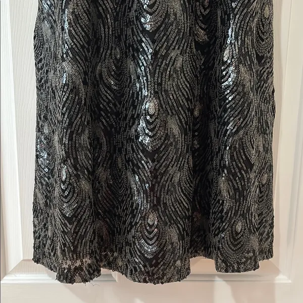 Lulu’s Black and Silver/Gold Sequin Evening Dress - Image 3