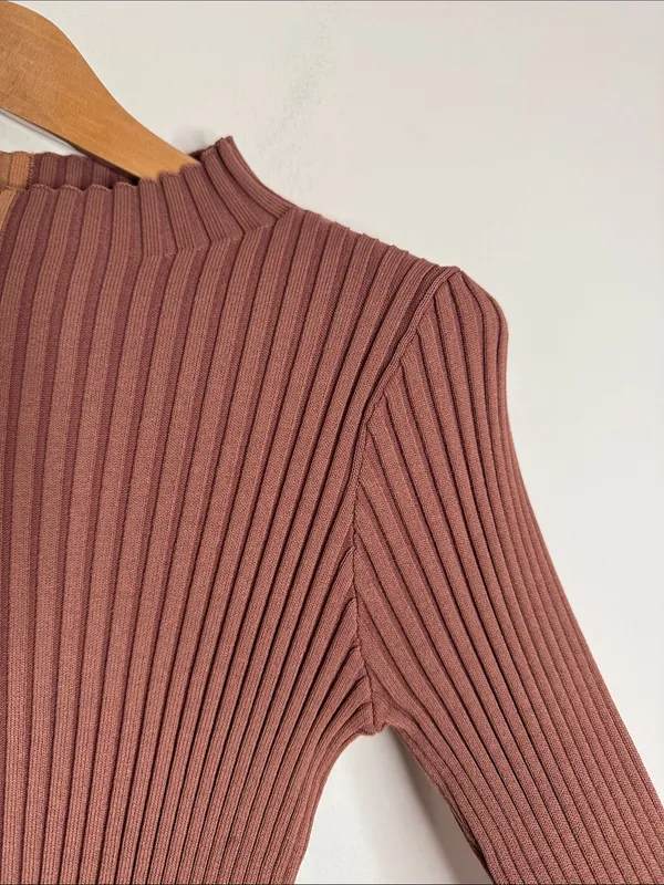 Red by BKE Buckle Ribbed Stretch ColorBlock Top Long Sleeve Tee Neutrals size M - Image 5
