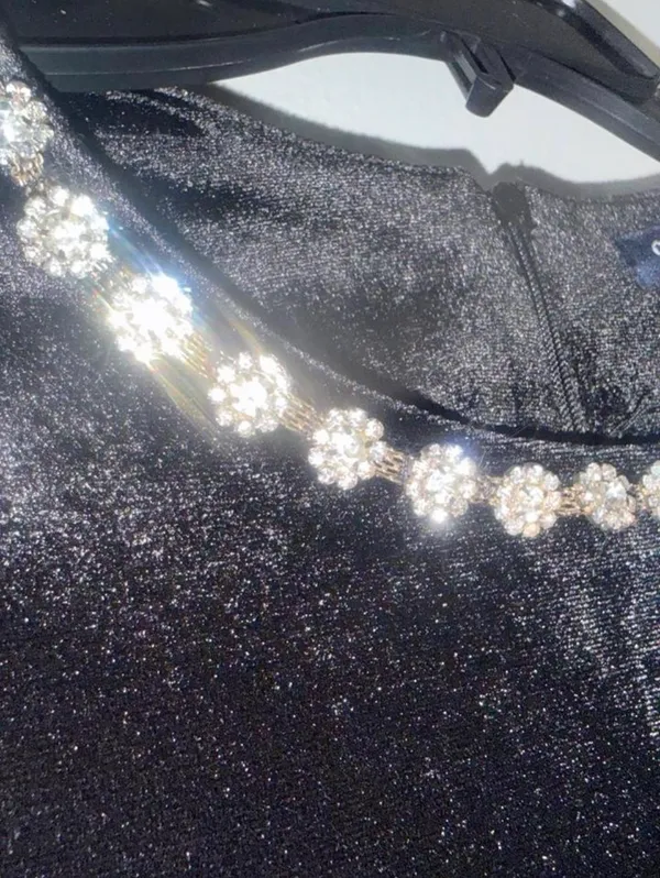 Black velvet short sleeve dress - Image 3