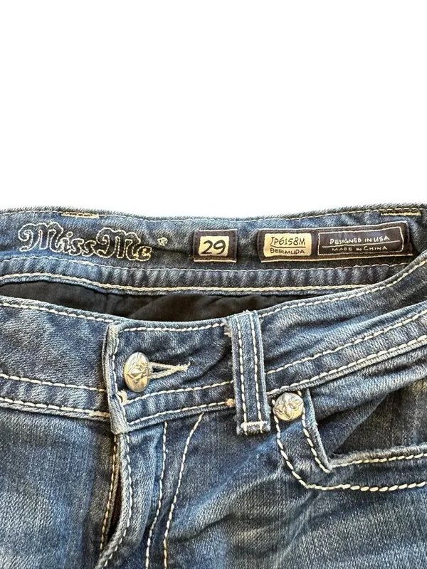Miss Me Medium Wash Embellished Bermuda Shorts Crochet Studded Size 29 - Image 5