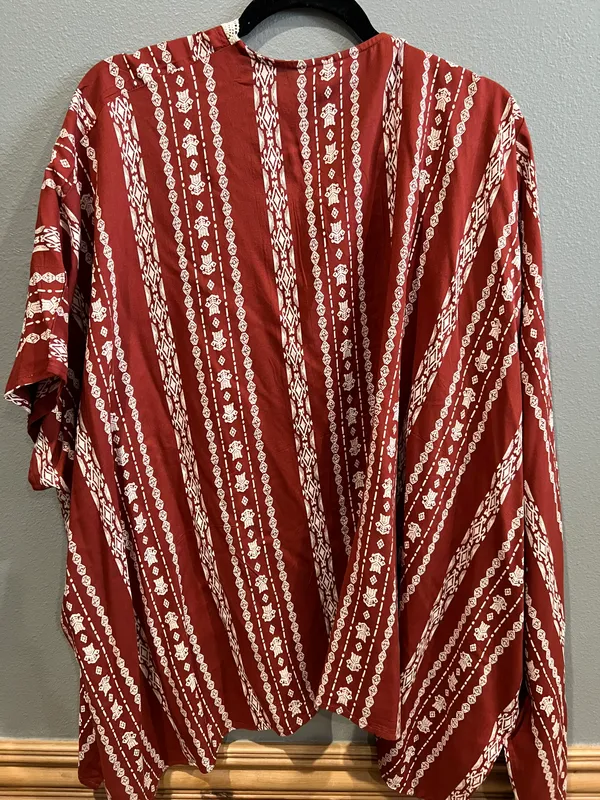 Von Maur Red And White Cardigan - Image 2
